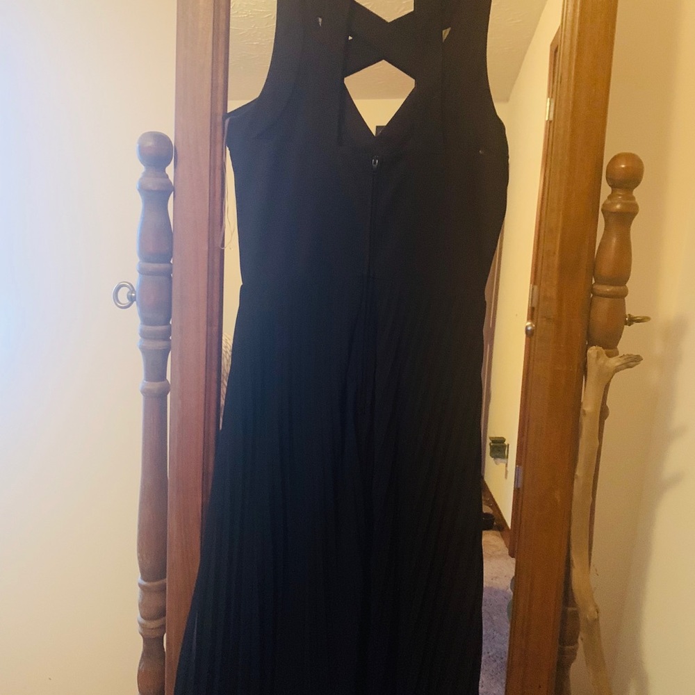 Dress - Picture 3 of 3